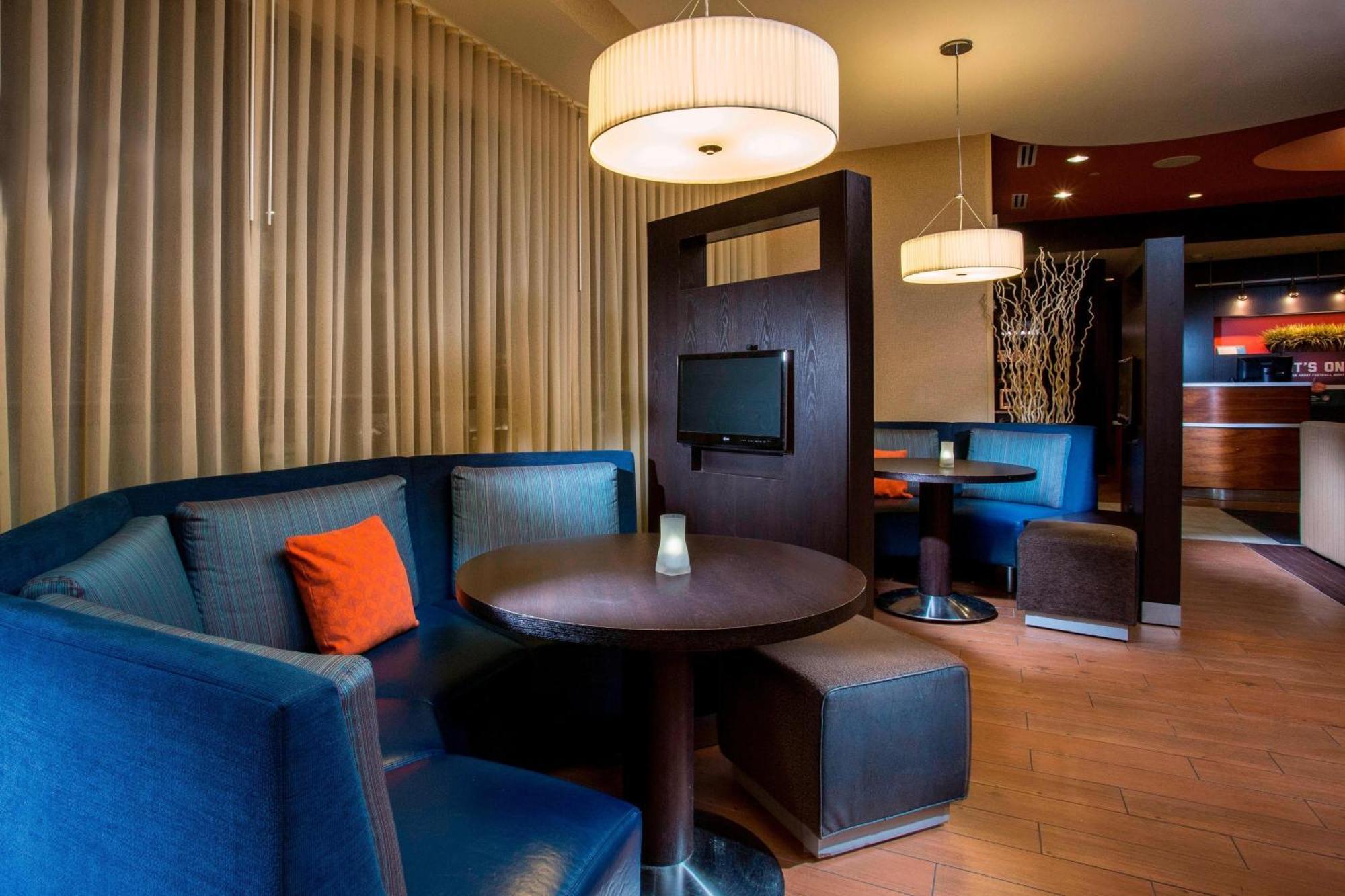 Courtyard By Marriott Peoria Hotel Exterior photo