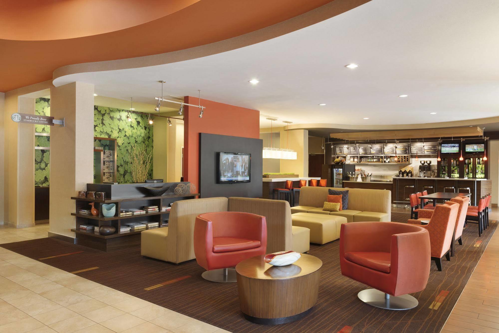 Courtyard By Marriott Peoria Hotel Exterior photo